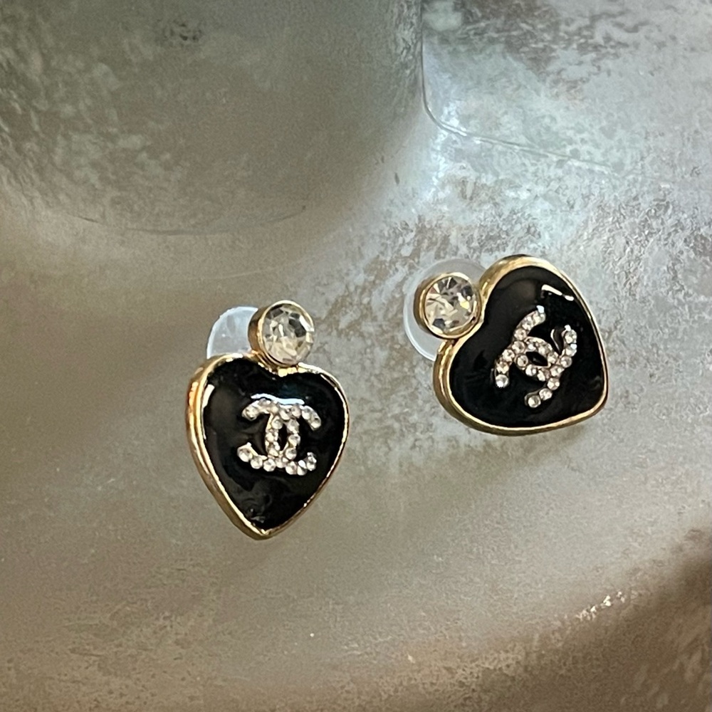 Lux Black and Gold Heart Earrings - Picture 2 of 2